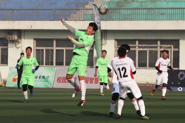 意媒：与国米和尤文竞争 巴萨也竞争泽林斯基