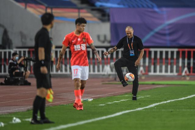 英超-拉什福德齐尔克泽双响 曼联4-0埃弗顿